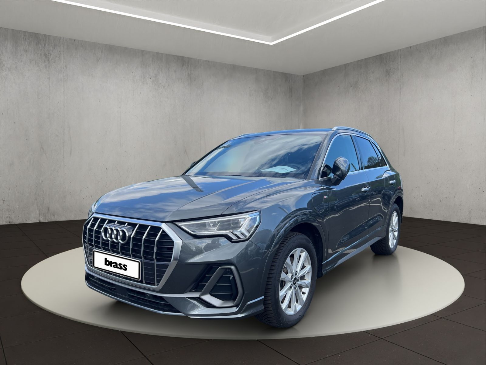 Q3 TFSI e S line 45 TFSIe S tronic
