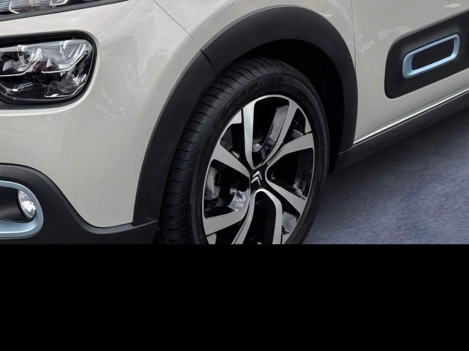 C3 Elle 1.2 PureTech 110 EU6d Keyless Go Lederlenkrad Rückfahrkamera