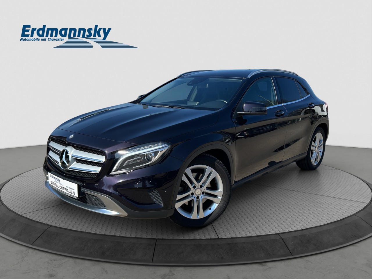 Mercedes-Benz GLA 250 Urban H-K Surround