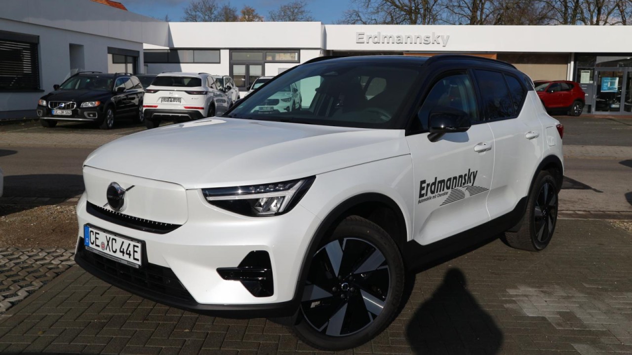 Volvo XC40 Pure Electric Core Recharge
