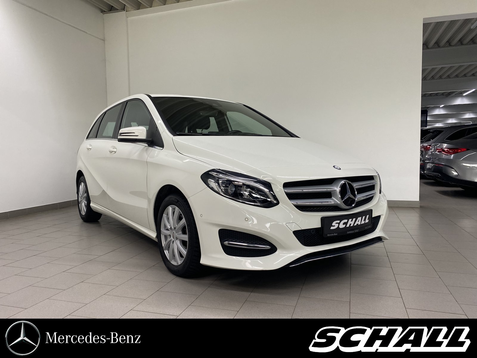 Mercedes-Benz B 180 d URBAN MAP PARK 17