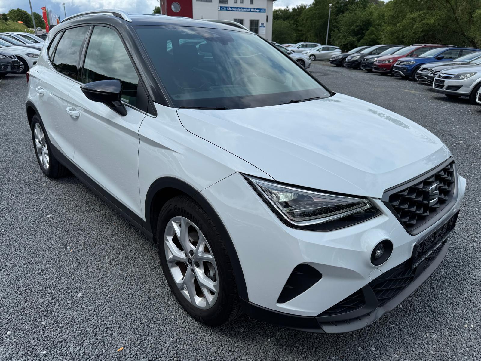 Arona 1.0 TSI *FR*PDCHI*DAB*ACC*VIRTUAL-COCKPIT*LIGHT-ASSIST *FRONT-ASSIST*VOLL-LED*APP-CONNECT*