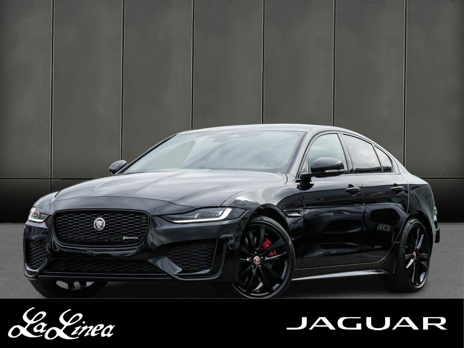 Jaguar XE D200 RWD R-Dynamic Black