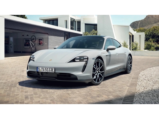 Taycan Plus Performancebatterie+ Rückfahrkamera