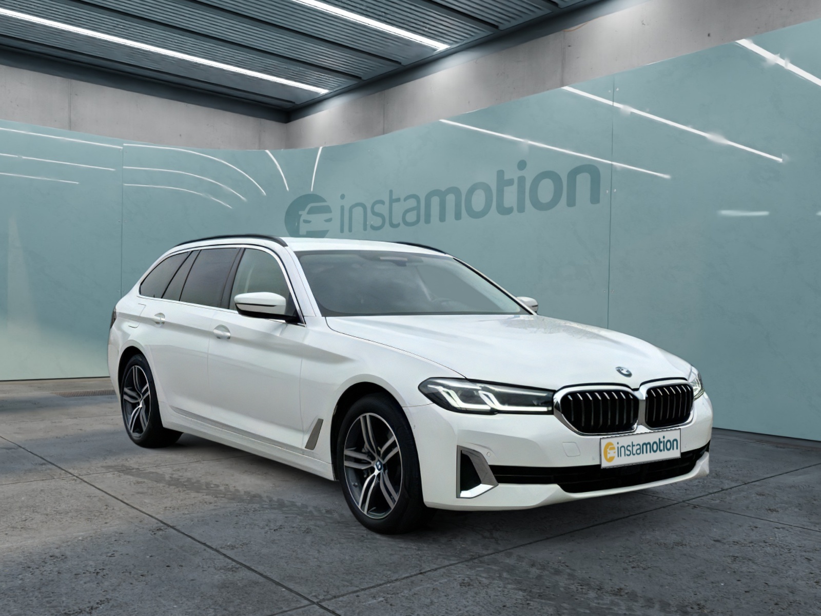 530 i xDrive Touring Luxury Line LED AHK Navi Park-Assistent