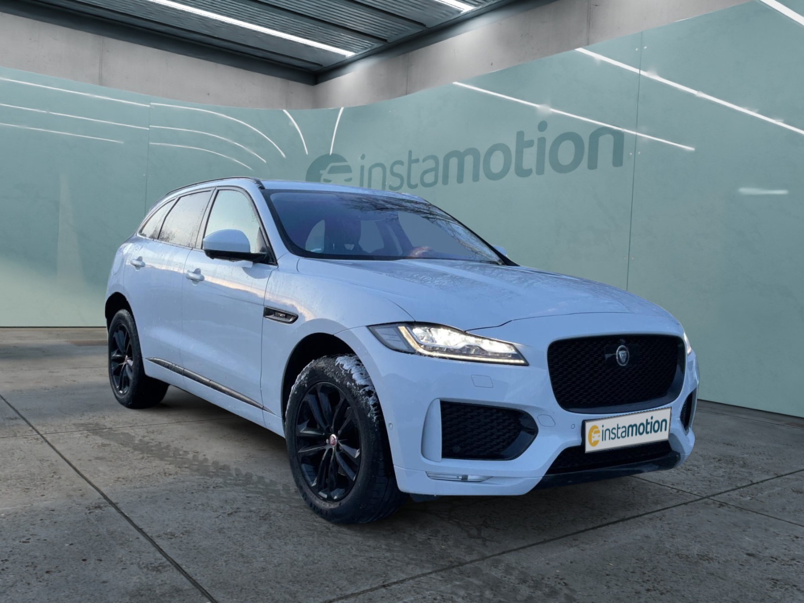 Jaguar F-Pace Chequered Flag AWD