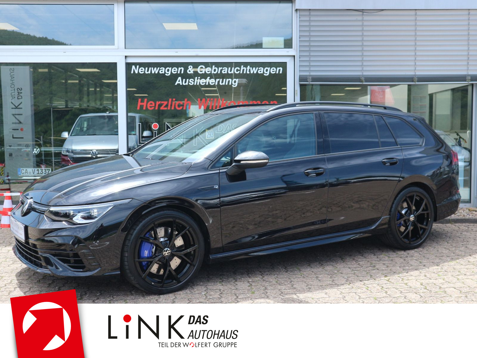 Golf Variant R 2,0 l TSI OPF 4MOTION (320 PS) DSG*Panorama*Winterräder*AHK*
