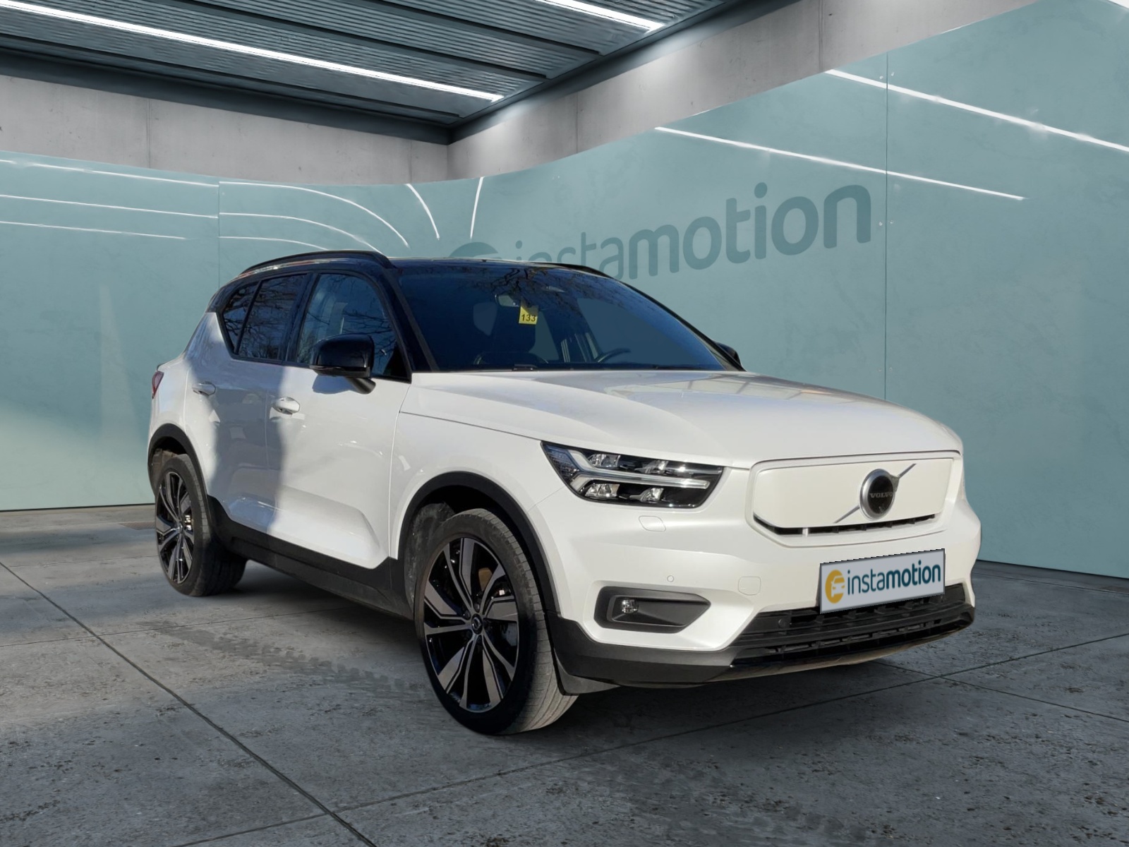Volvo XC40 R Design Recharge Pure Electric AWD