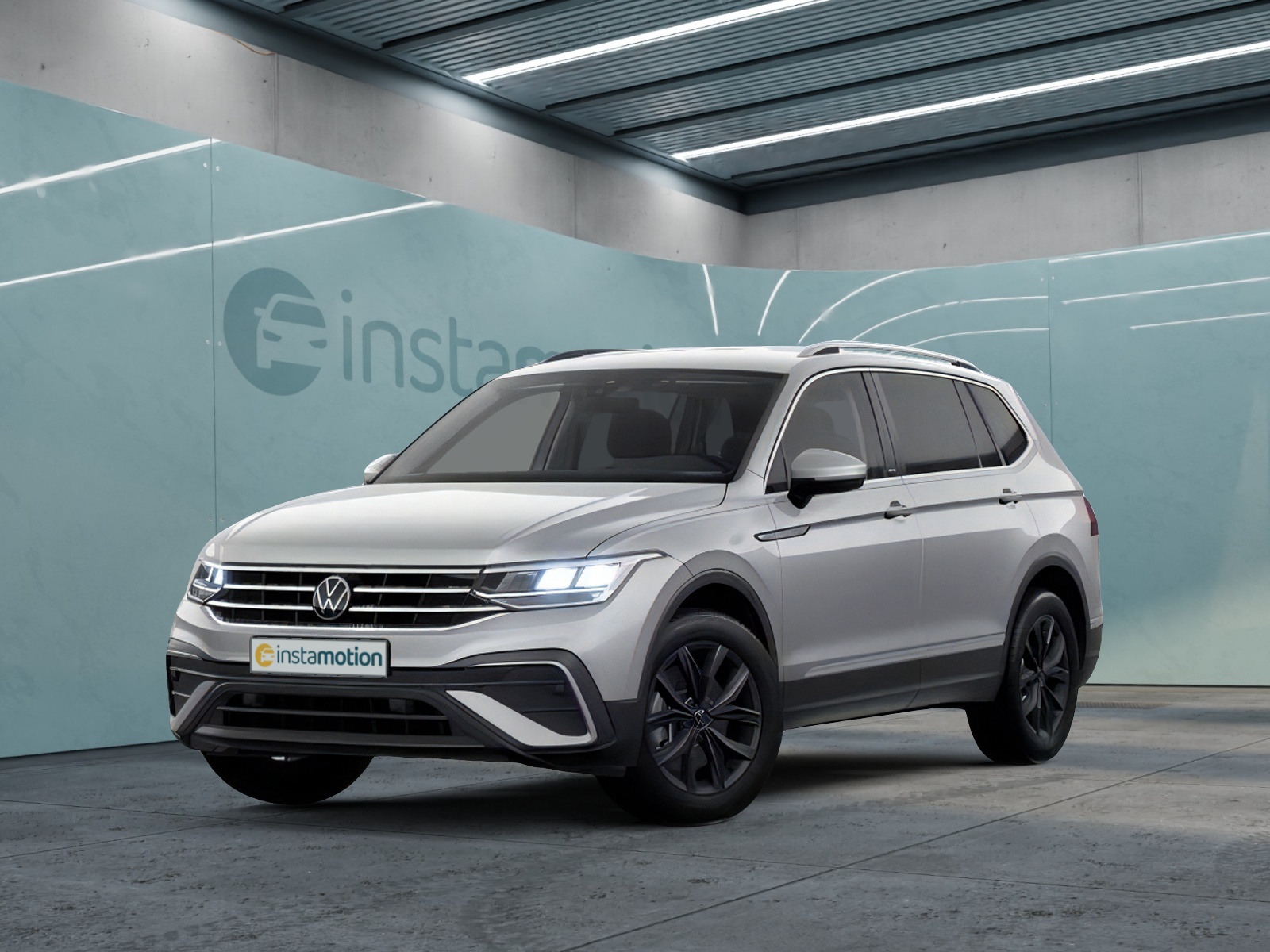 Volkswagen Tiguan 2.0 TSI Allspace MOVE | |