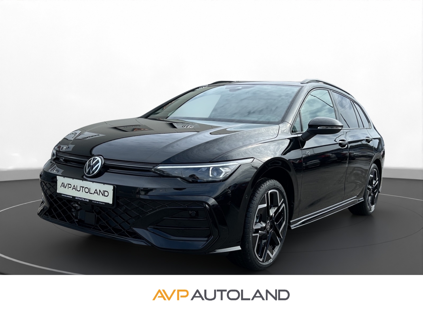 Golf VIII Variant 1.5 eTSI DSG R-Line | AHK |