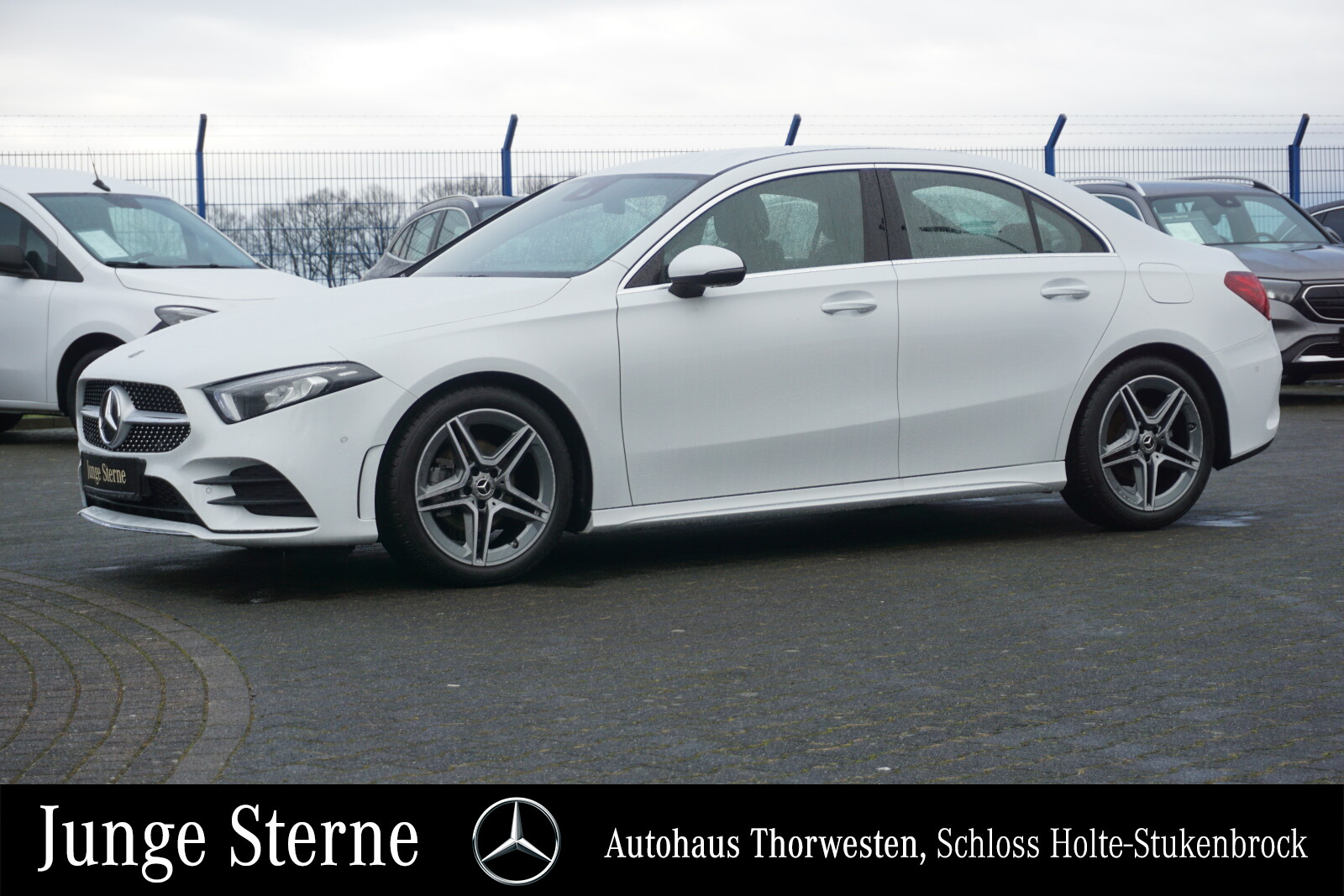 Mercedes-Benz A 180 Limo AMG MBUX Ambiente AMG Line