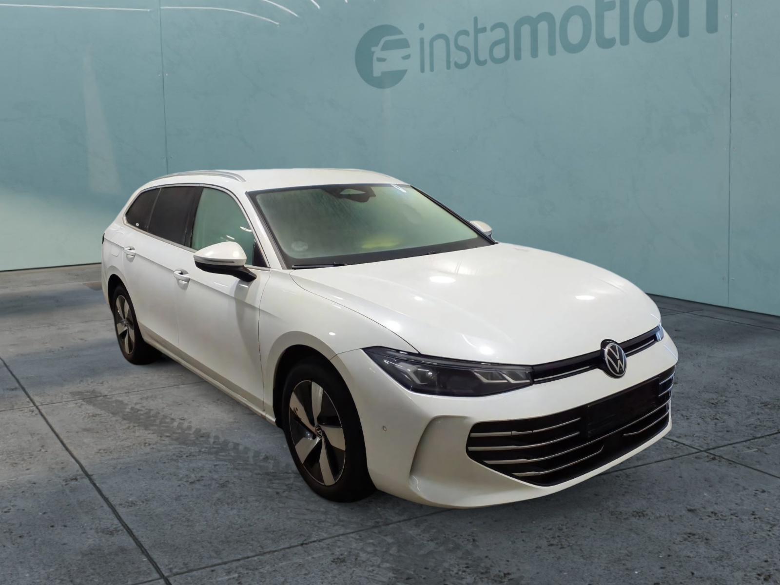 Passat Variant 1.5 eTSI DSG Business LED ACC 360° App Navi AHK