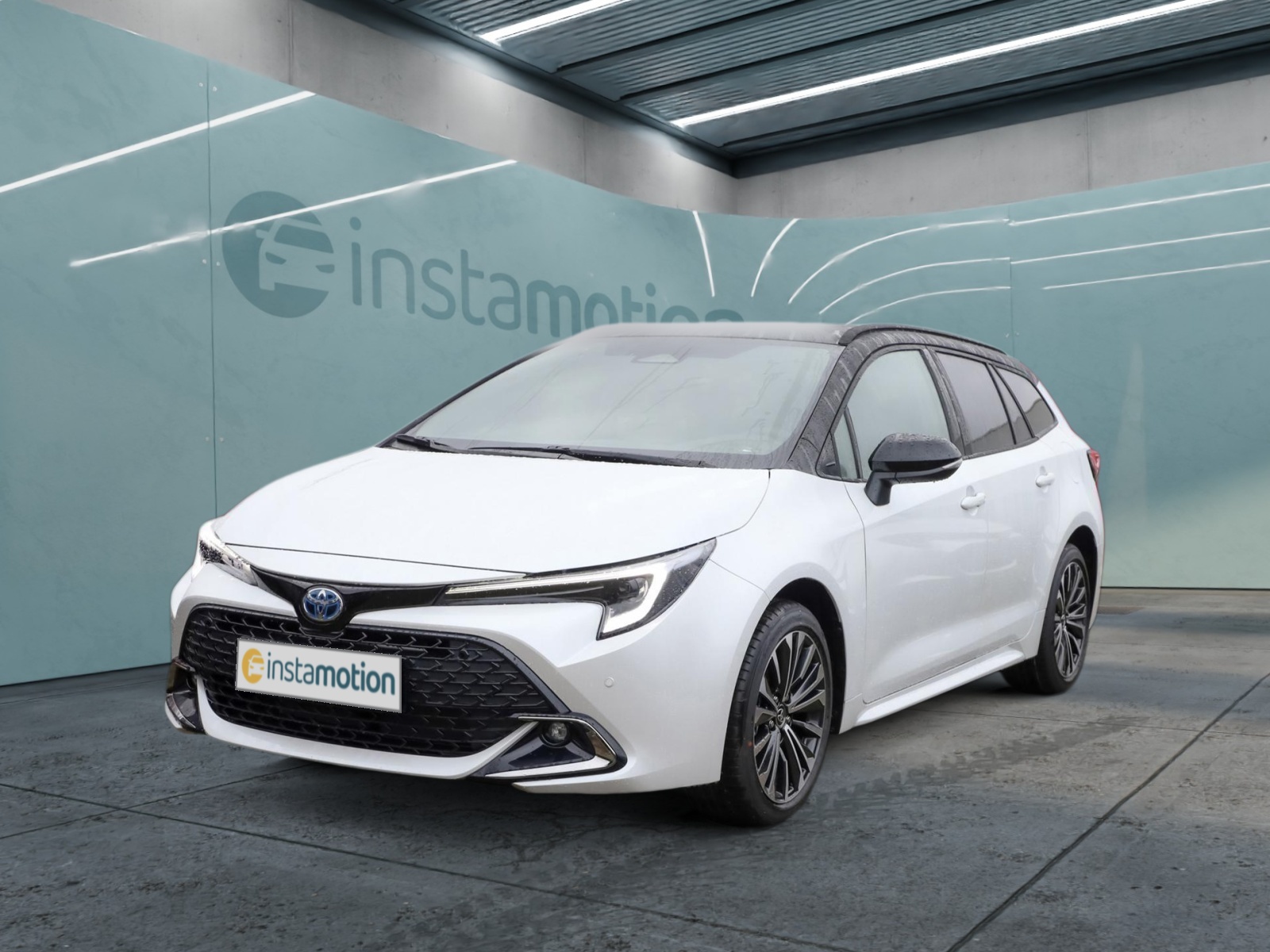 Corolla 1.8 Hybrid TS BLACK&WHITE NAVI KAMERA KL