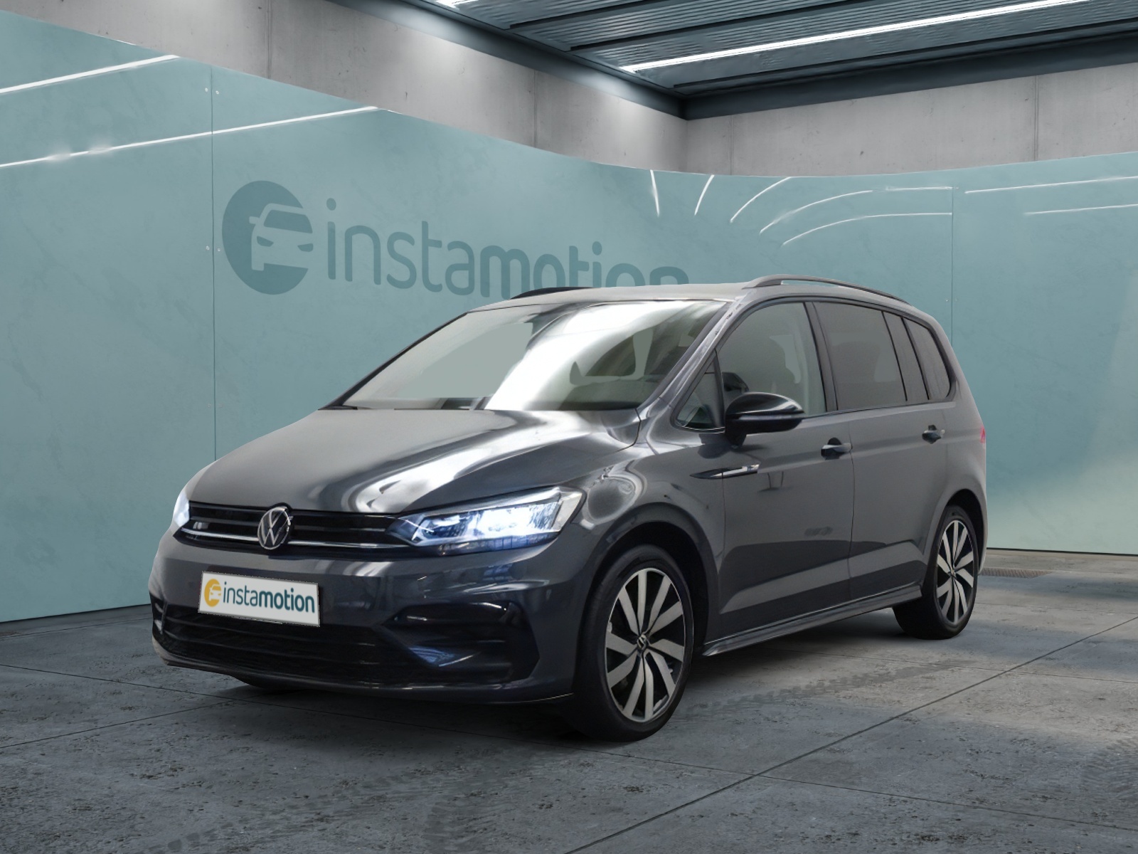 Volkswagen Touran 2.0 TDI Highline R-Line DIGITAL PRO 18