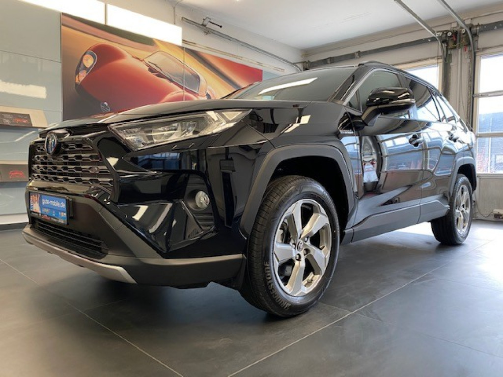 RAV 4 Hybrid 4x2 Team Deutschland