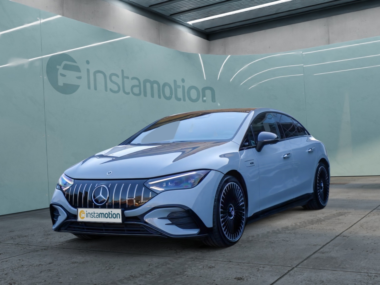 Mercedes-Benz EQE 43 AMG