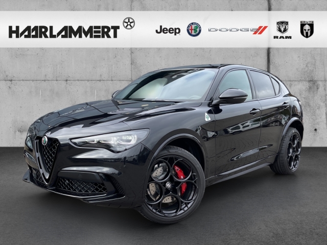 Stelvio Quadrifoglio Q4 2.9 PANORAMA+AKRAPOVIC+LEDER