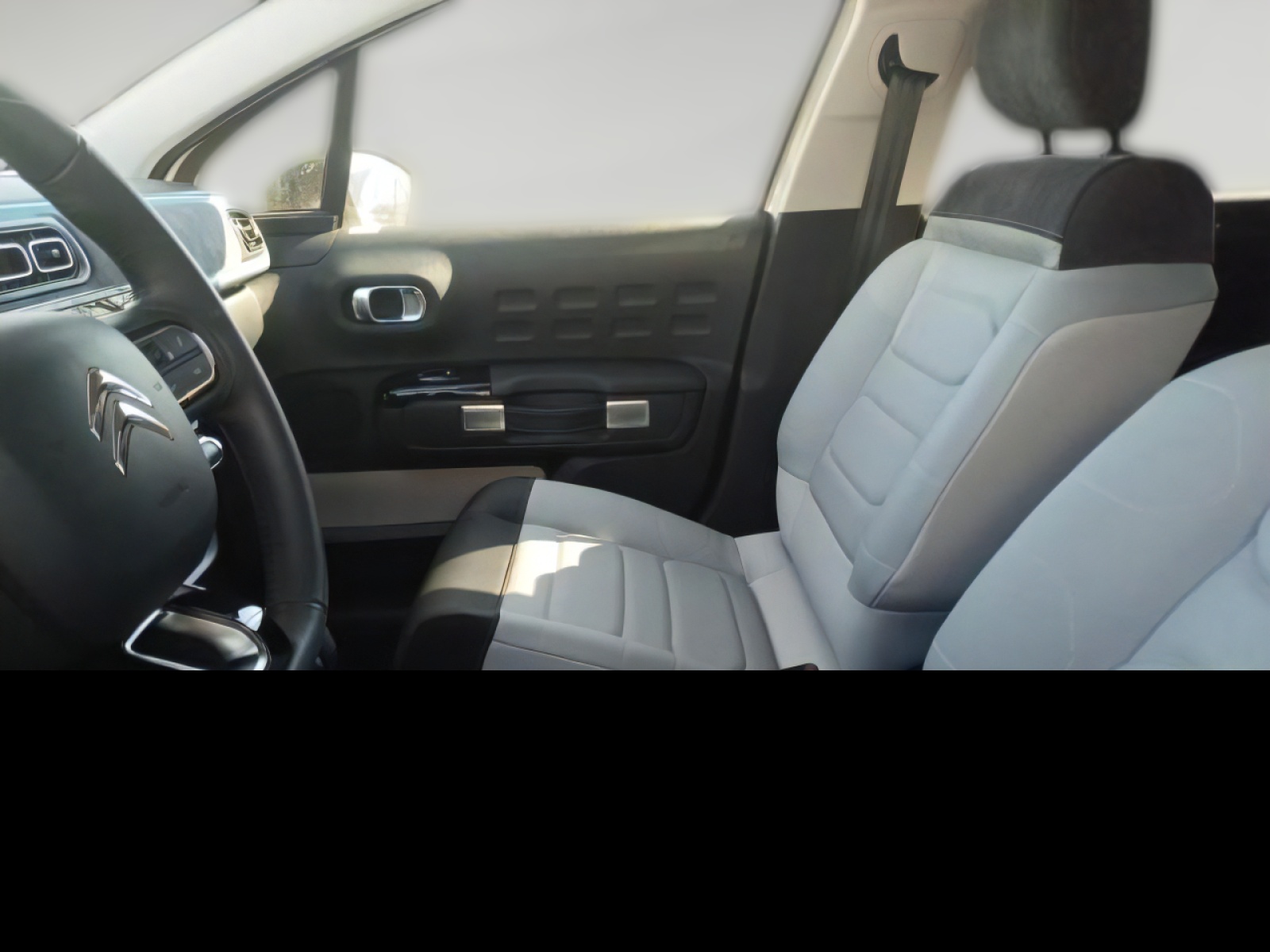 C3 Elle 1.2 PureTech 110 EU6d Navi Rückfahrkamera LED Apple CarPlay Android Auto Klimaautom