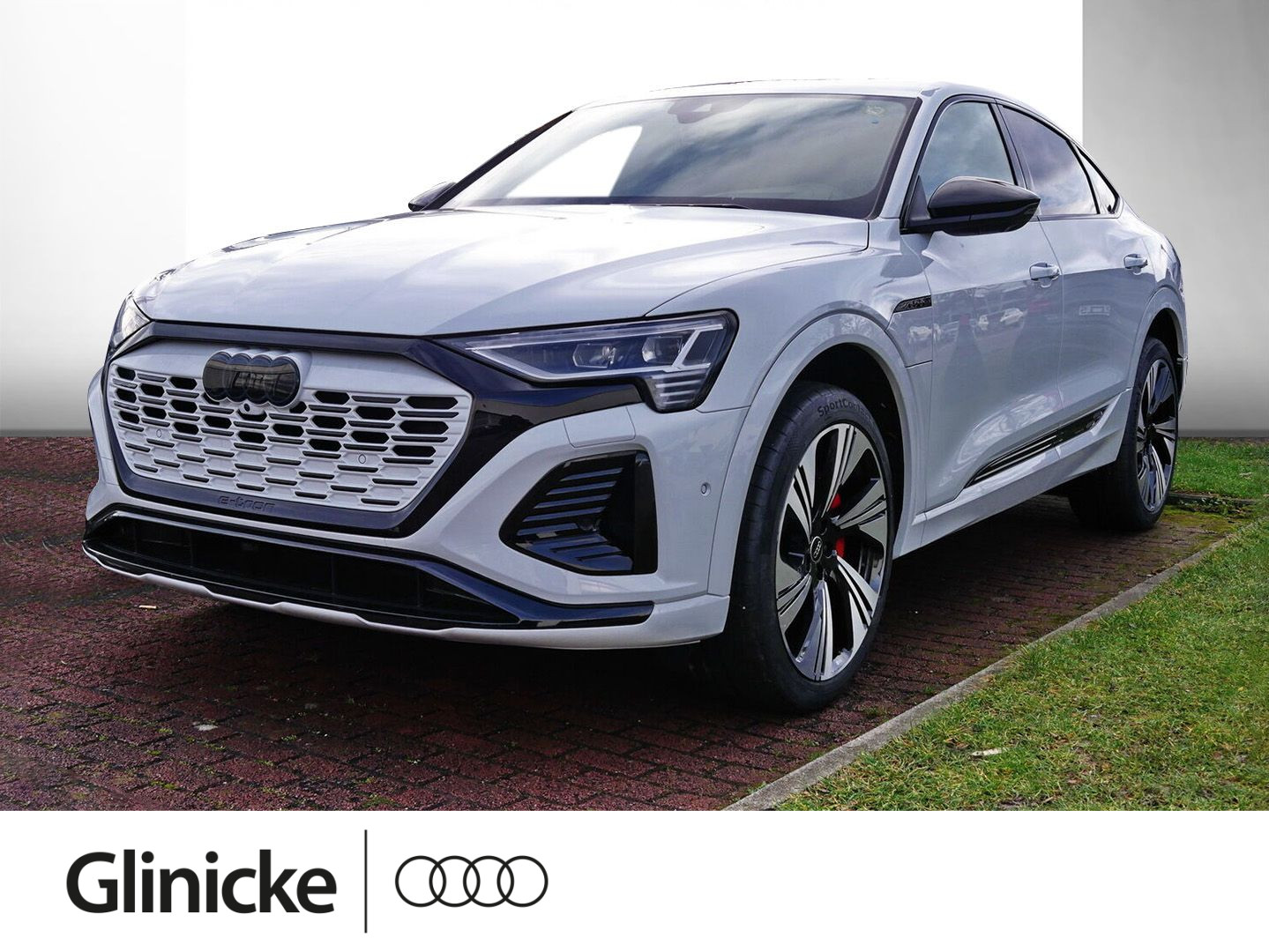 Q8 Sportback S line 55 e-tron quattro*Matrix LED