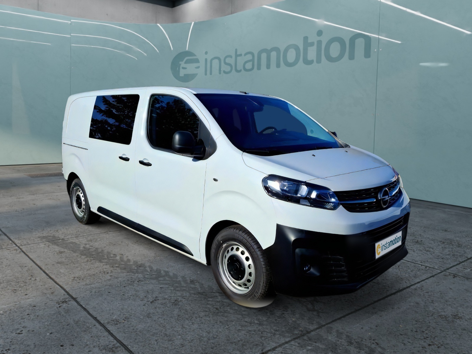 Vivaro Doppelkabine M 2.0 D Pano-Rückfahrkamera Temp PDC Berganfahrass. Regensensor Holzboden