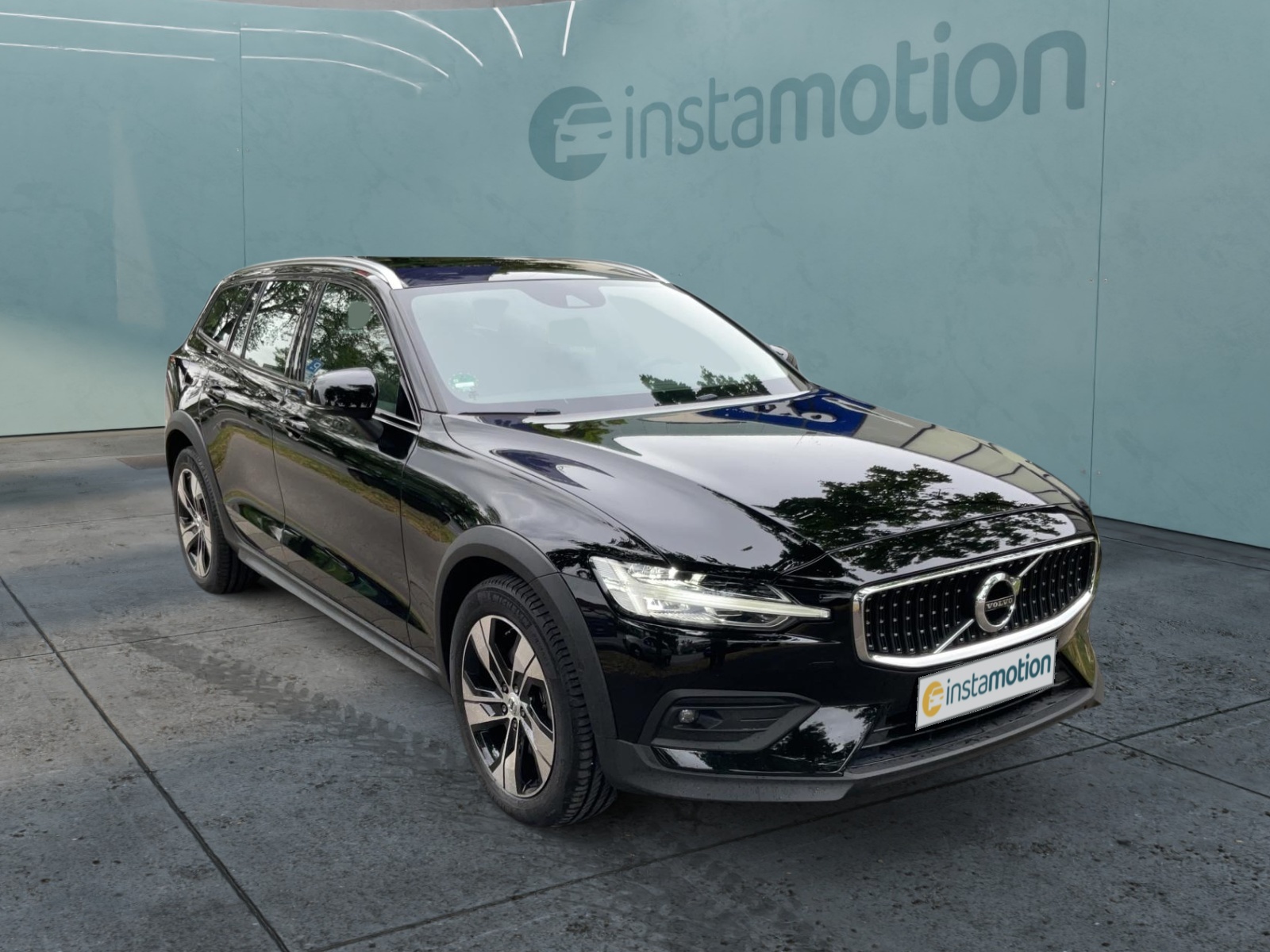 V60 CC Pro AWD