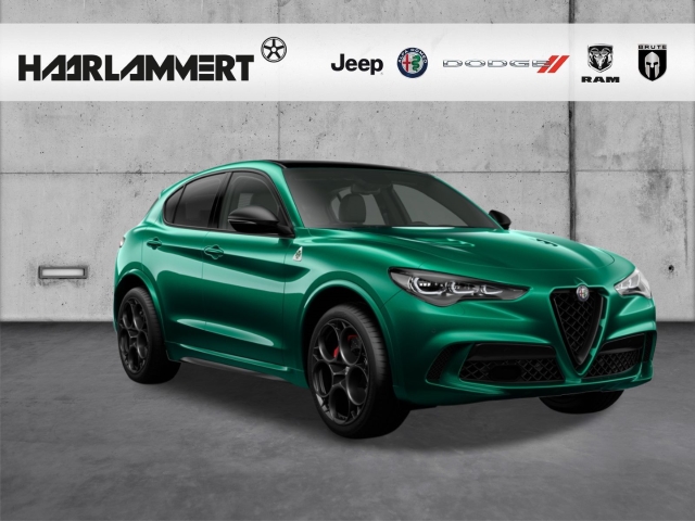 Stelvio Quadrifoglio Q4 21ZOLL+PANORAMA+AKRAPOVIC+CARPLAY