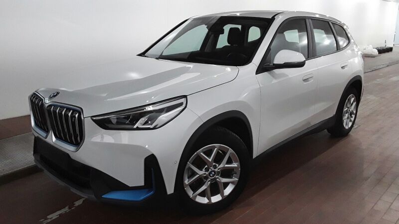 iX1 xDrive30 Widescreen ACC LED Adap.M-Fahrwerk
