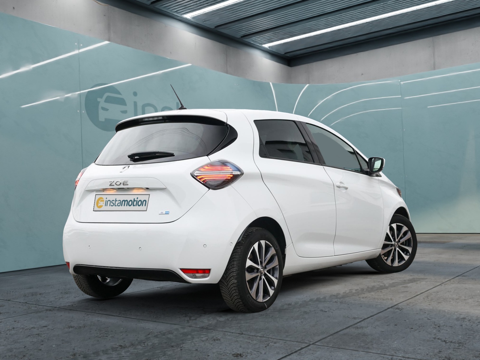 ZOE R135 Intens Z.E. 50 NAVI SHZ KAMERA