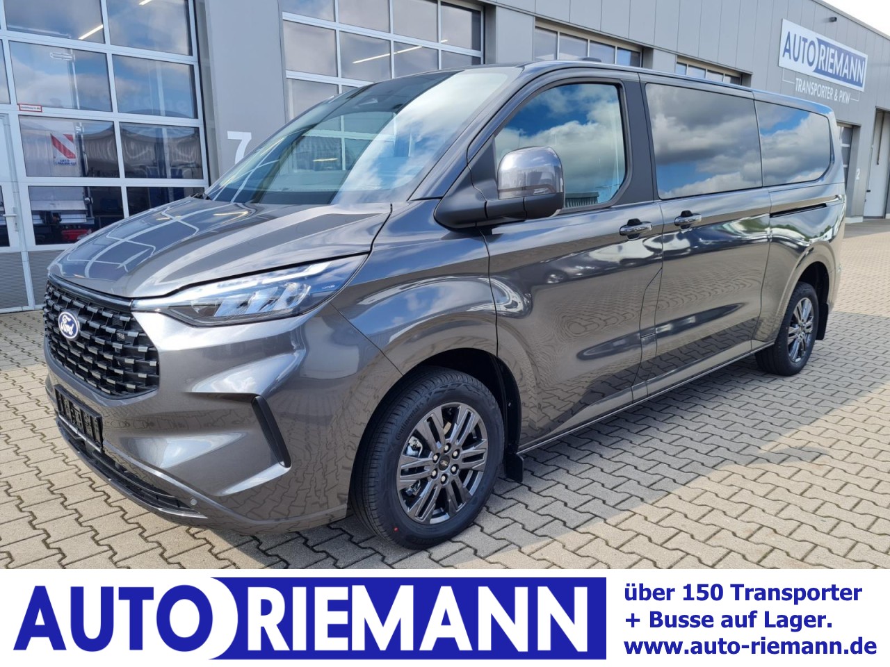 Tourneo Custom 8 Sitze 320 L2 Titanium LED AUTOMATIK