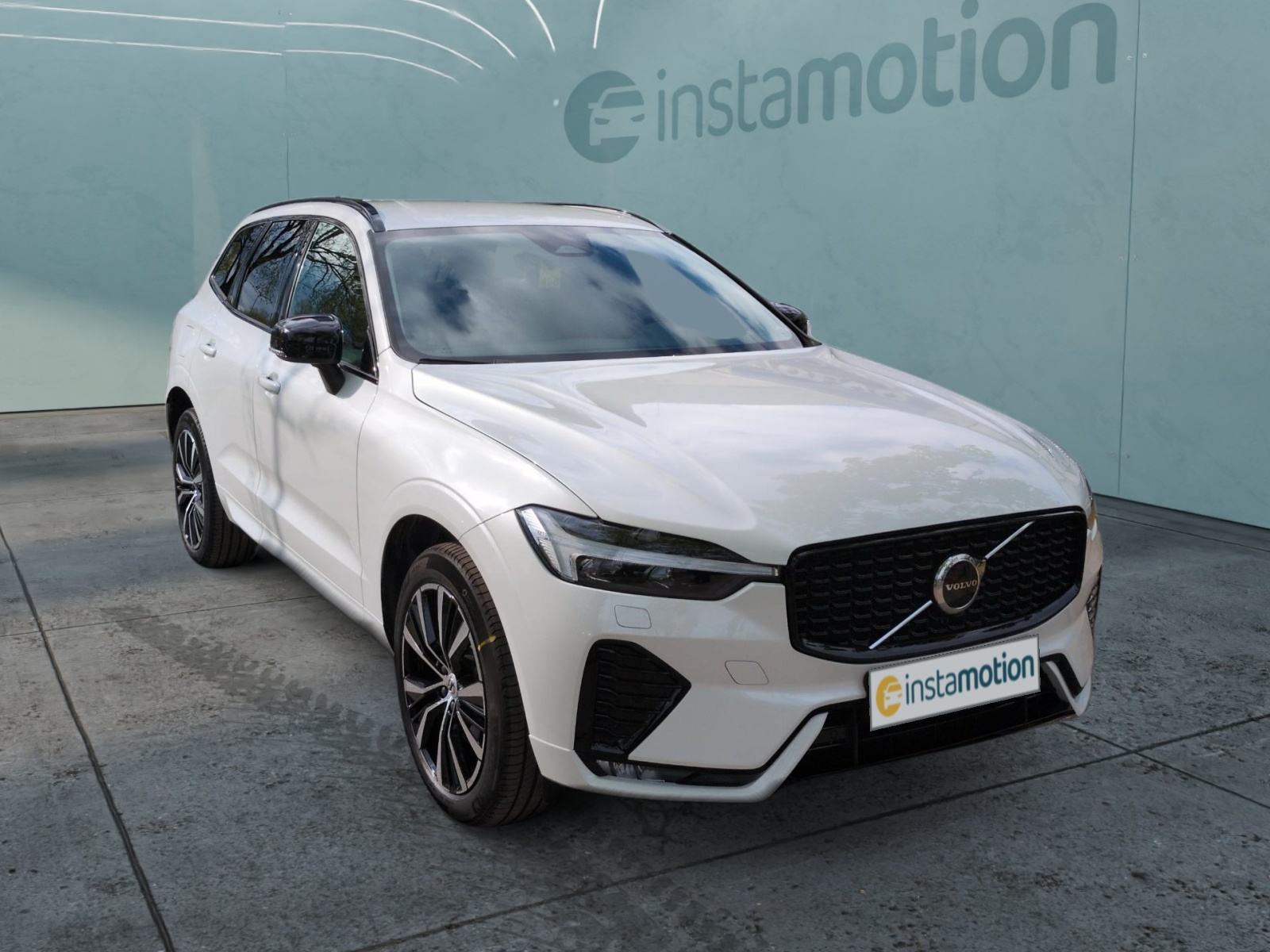 Volvo XC60 Plus Dark AWD