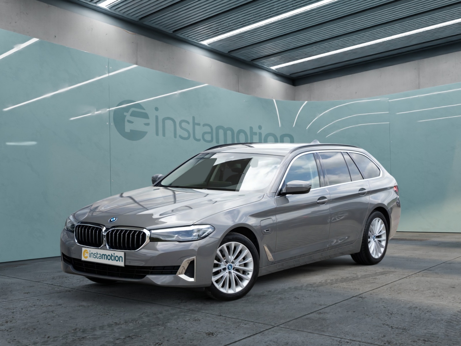 530e touring.Pano.AHK.Navi groß SHZ Pano LED ACC AHK