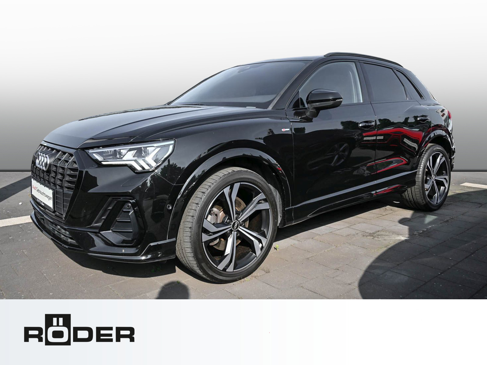Audi Q3 45 TFSI quattro S line Matrix Pano B&O