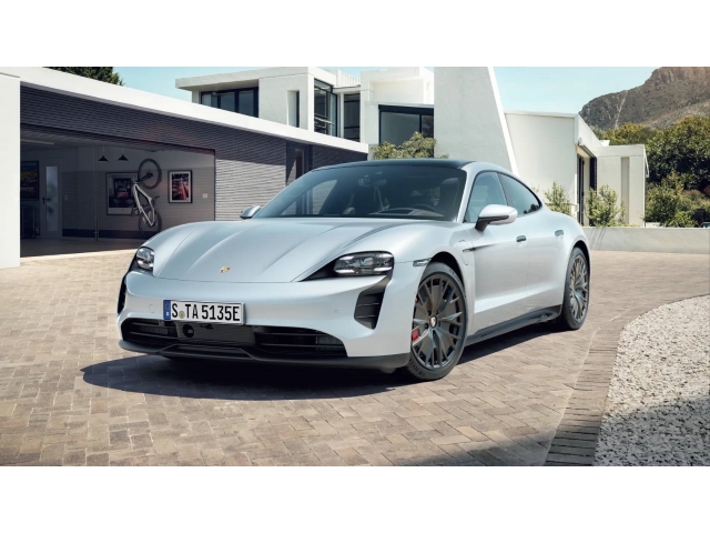 Taycan GTS Burmester HeadUp Massagesitze Panorama