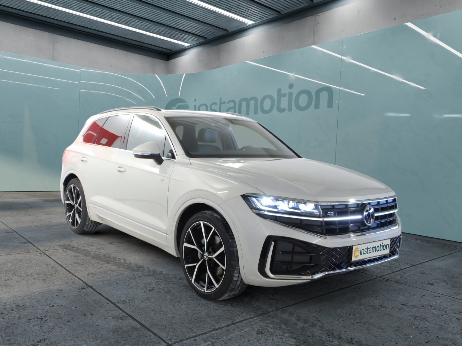 Volkswagen Touareg 3.0 TDI 2x R-Line 22 STAND