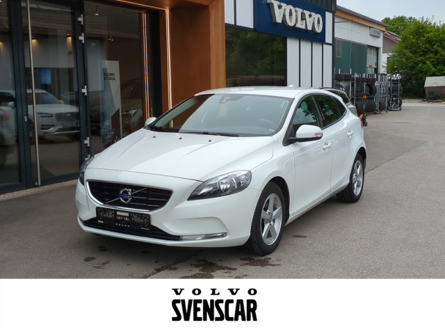 V40 Kinetic T2 Sperrdiff. Klimaautom Keyless Notbremsass. Berganfahrass. Kollisionswarner