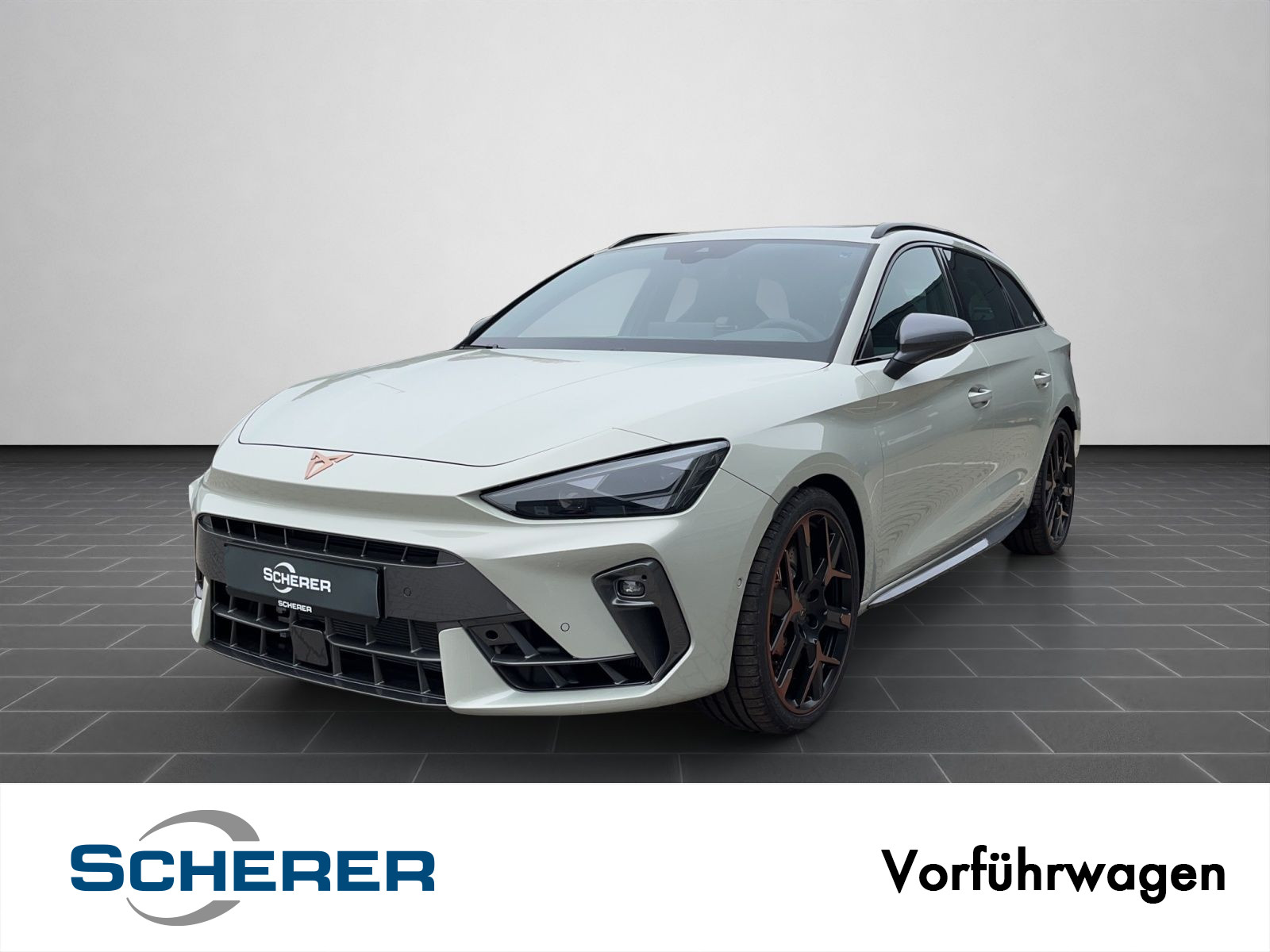 Leon Sportstourer VZ 2.0 TSI DSG 4Drive MATRIX LED SENNHEISER PANO