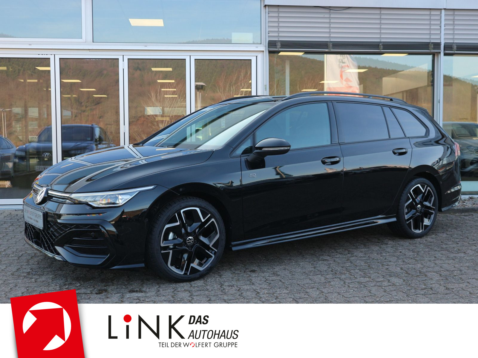 Golf Variant R-Line 1.5 eTSI DSG AHK ACC LED PLUS
