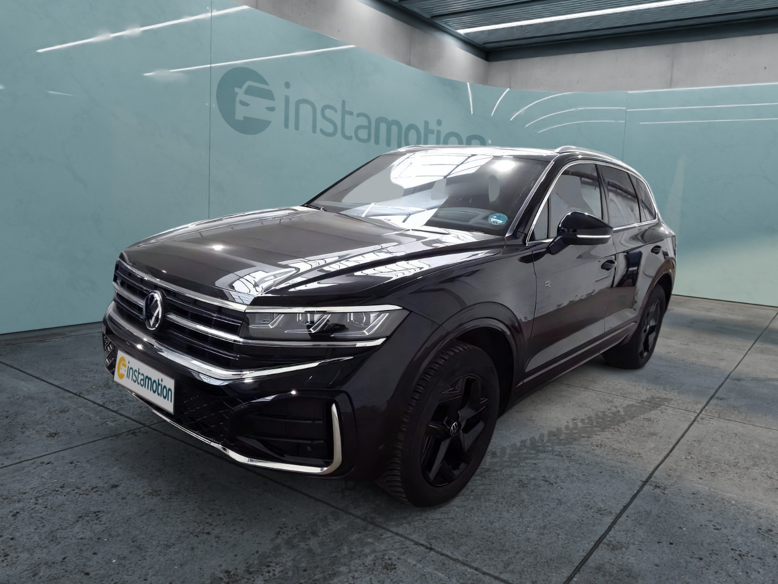 Volkswagen Touareg 3.0 TDI R-Line | | |