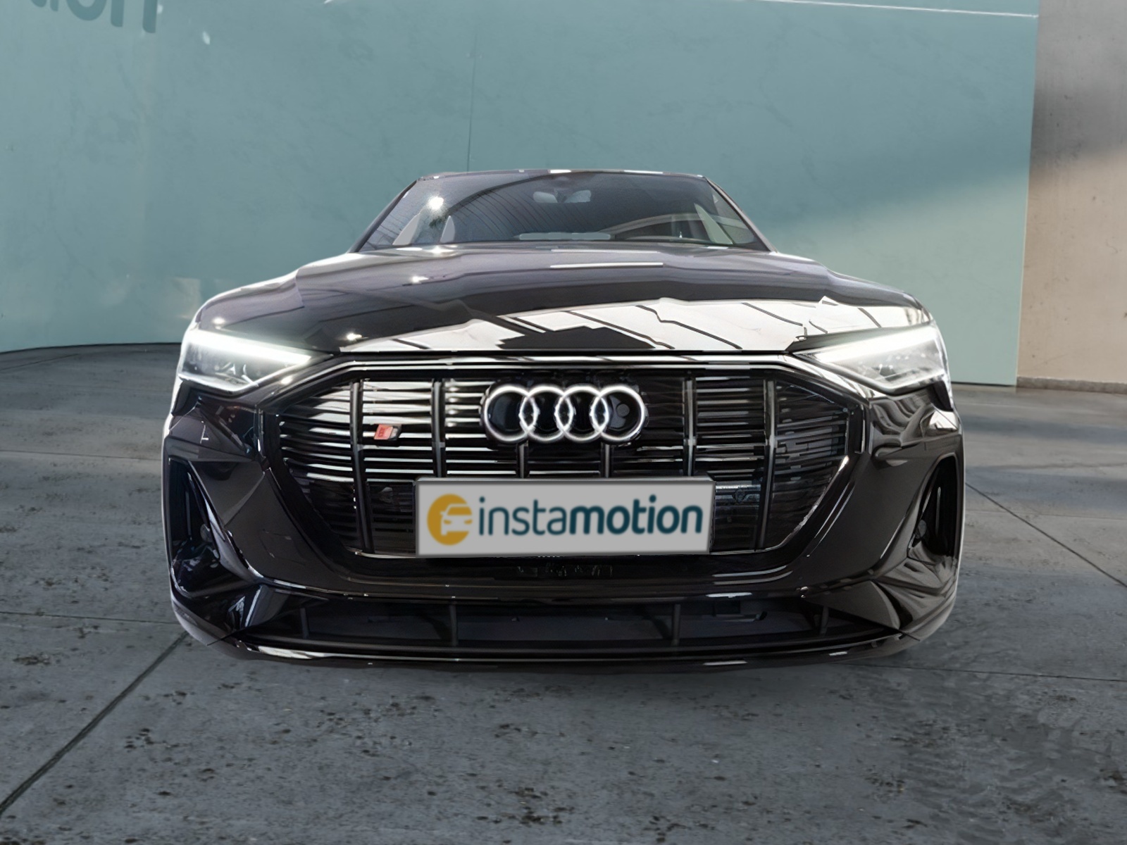Audi e-tron S Sportback HEAD UP