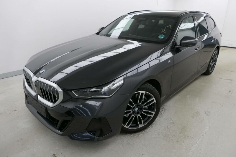 540d xDr Aut. M Sportpaket AHK Standh ACC B&W Wide