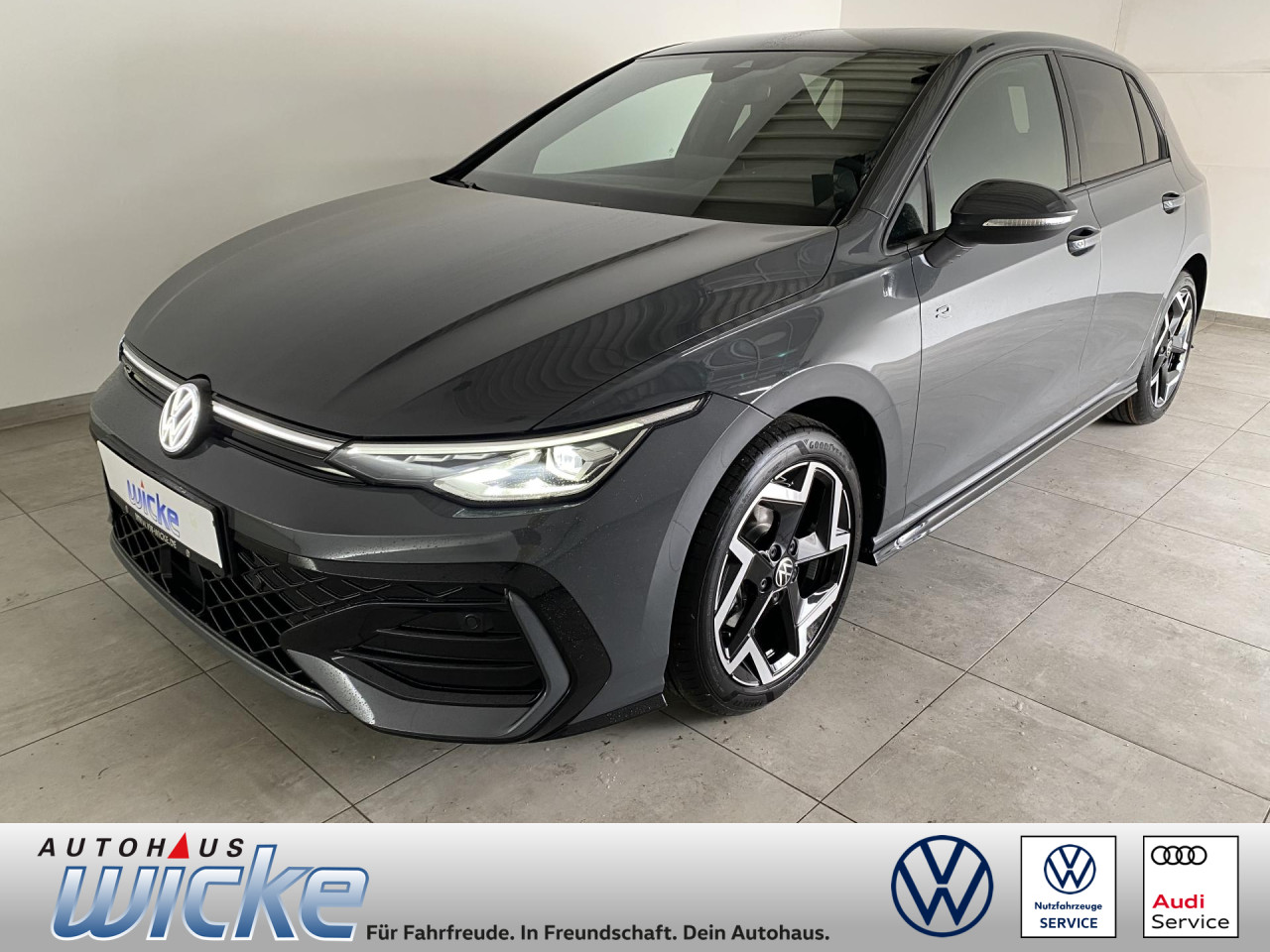 Golf VIII 1.5 eTSI DSG R-Line KLIMA LED LM FELGEN