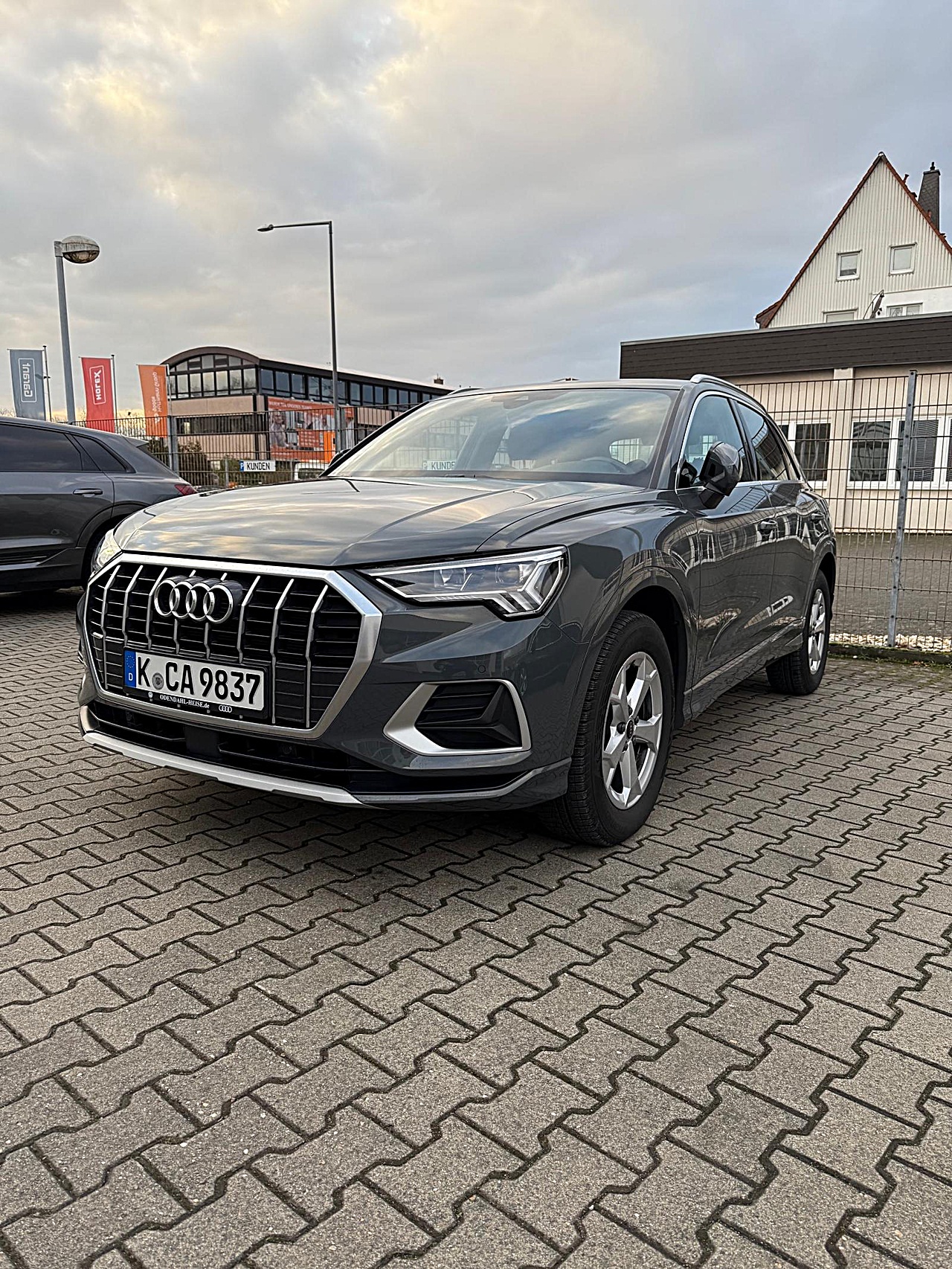 Q3 advanced 35 TFSI 110(150) kW(PS) S tronic