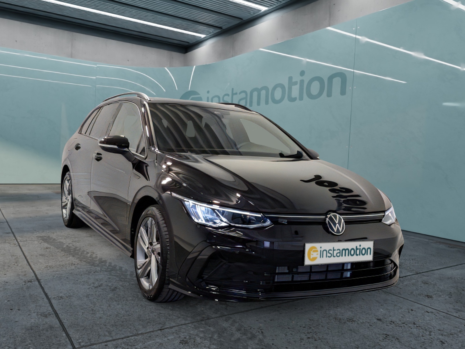 Golf Variant R-Line 1.5 eTSI DSG CarPlay LED ACC