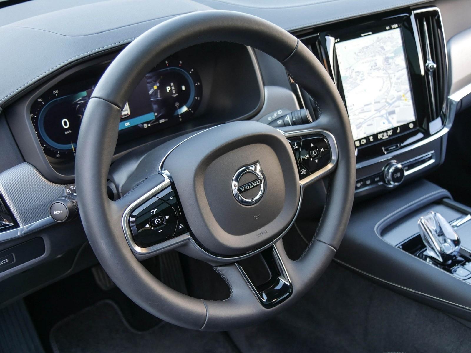 V90 B4 Plus Bright