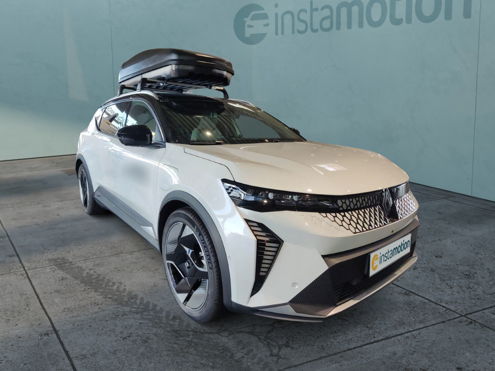 Scenic E-Tech Electric EV87 220HP Iconic AHK+Box