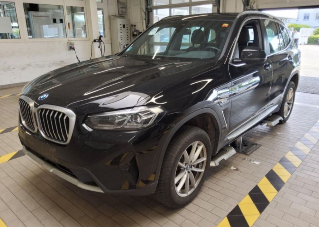 X3 xDrive30e Aut.|NAVI|LEDER|AHK|ACC|LED|SHZG|