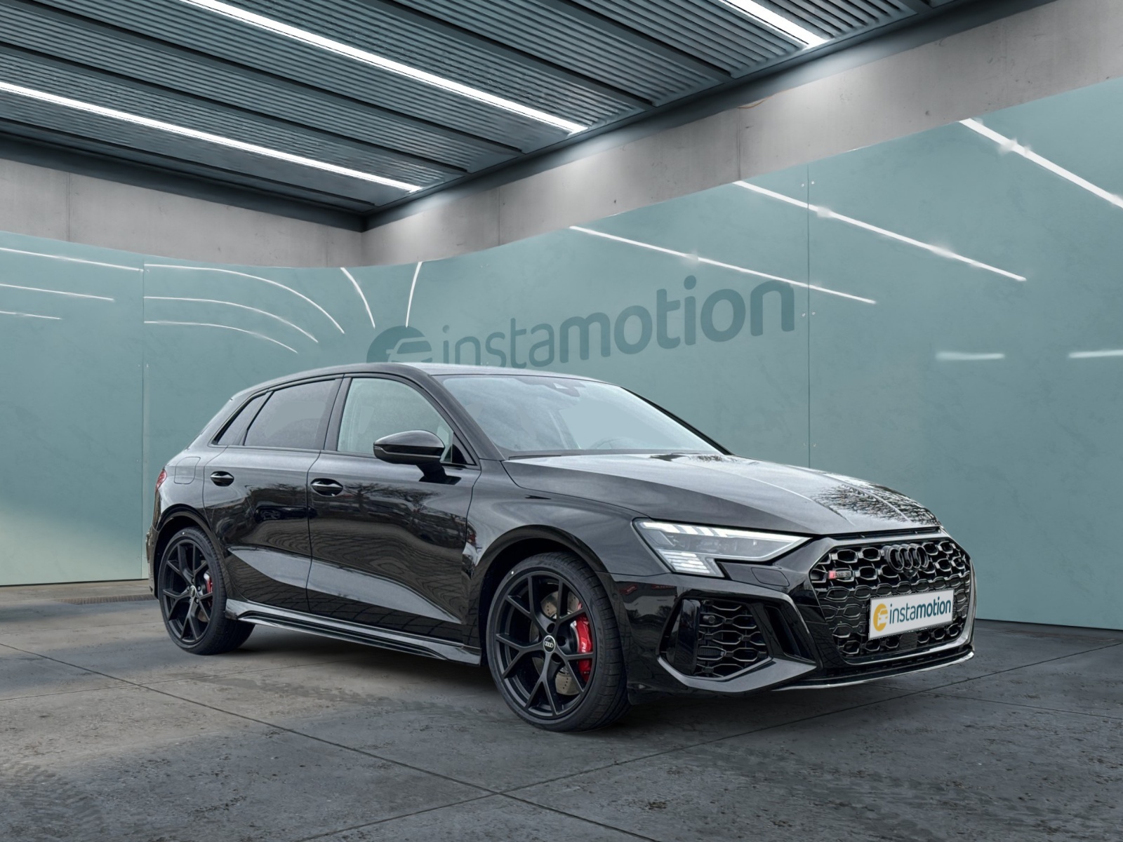 Audi RS3 Sportback qu 280 km h SPORTAG