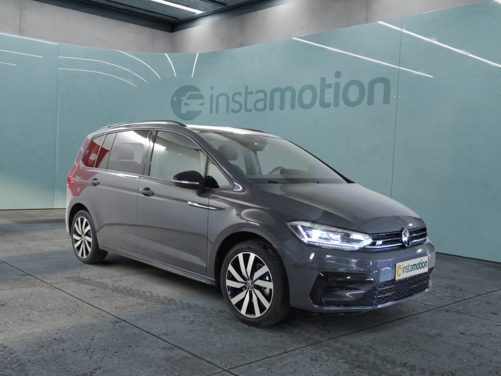Volkswagen Touran 1.5 TSI 2x R-Line Black Style 18