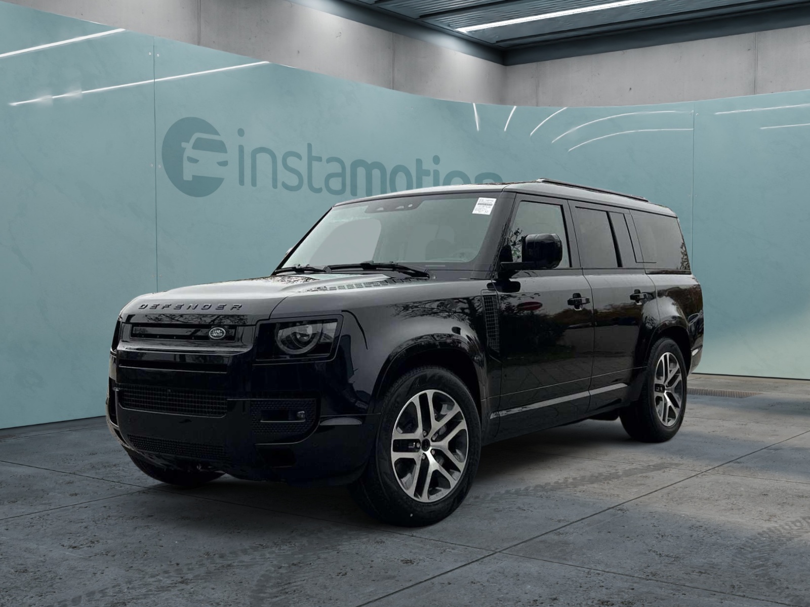Land Rover Defender 130 D300 X-Dynamic HSE