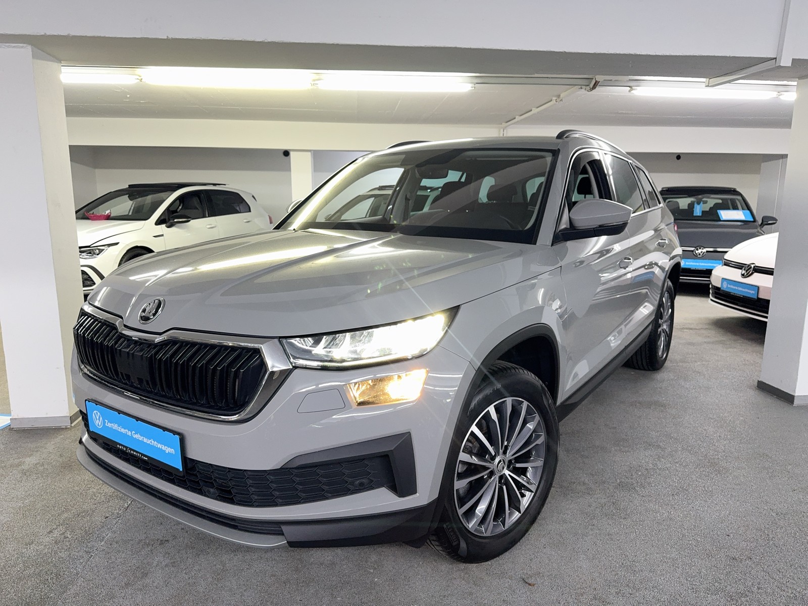 KODIAQ AMB 2.0 TDI DSG 4x4+LED+AHK+KAMERA+NAVI